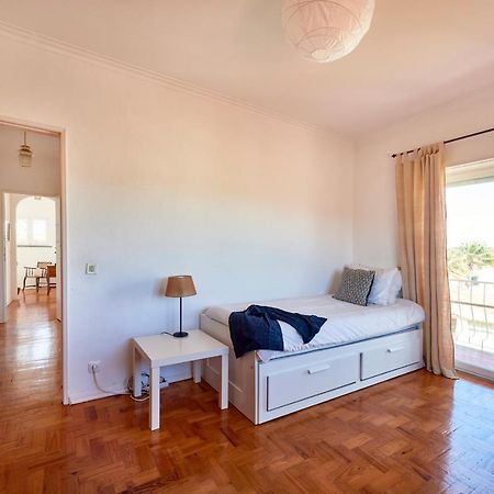 Bright Apartment With Garden In Кашкайш Екстер'єр фото