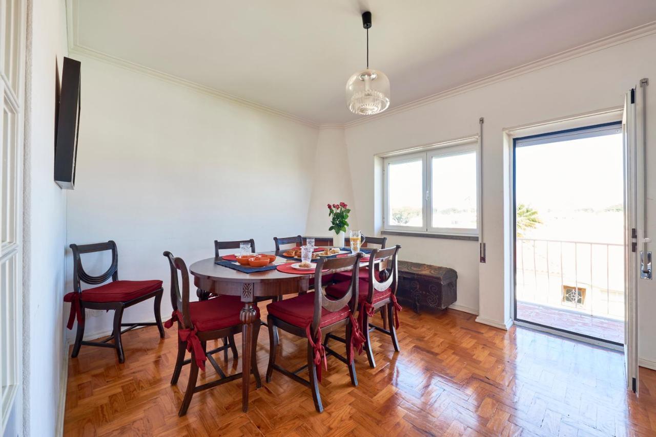 Bright Apartment With Garden In Кашкайш Екстер'єр фото
